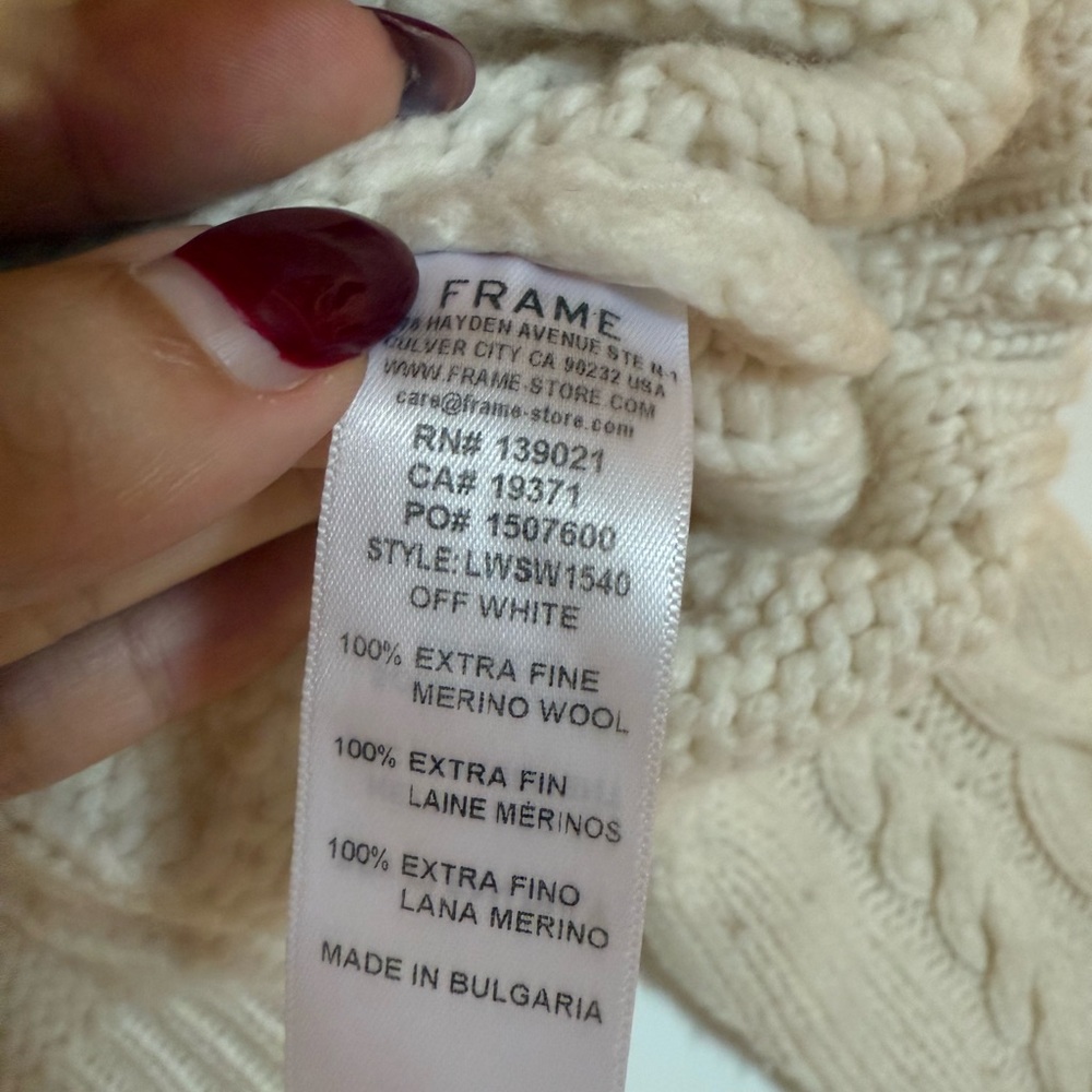 Frame Ivory Cable Knit Merino Wool V-Neck Cropped Sweater - Picture 5 of 6